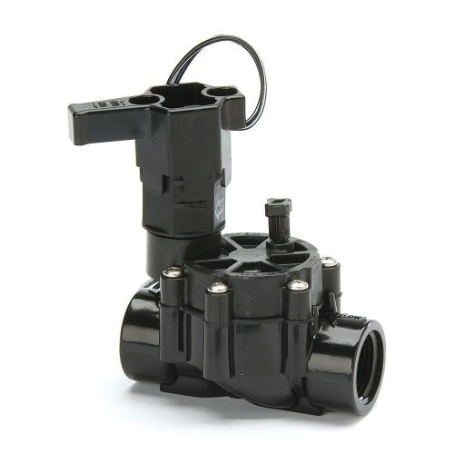 Rain Bird 100DV 24V solenoid vana bahçede sinematik görünüm