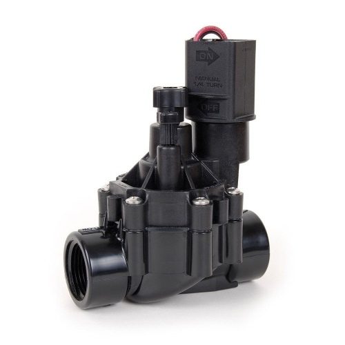 Rain Bird 100DV 9V kilitlemeli solenoid vana bahçede sinematik görünüm