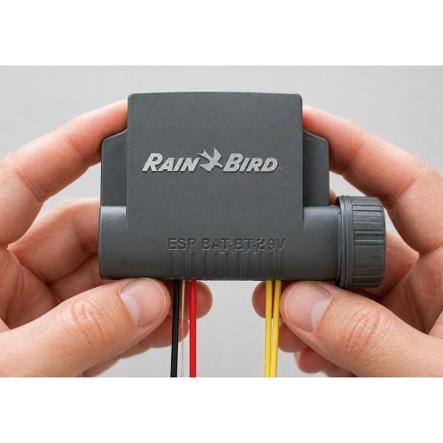 Rain Bird ESPBAT-BT 9V 1 istasyonlu Bluetooth kontrol ünitesi elde kullanım görünümü