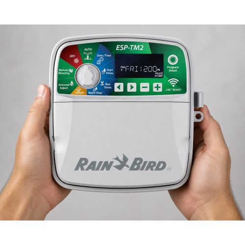 Rain Bird ESP-TM2 230V 12 istasyonlu dış mekân kontrol ünitesi elde kullanım görünümü